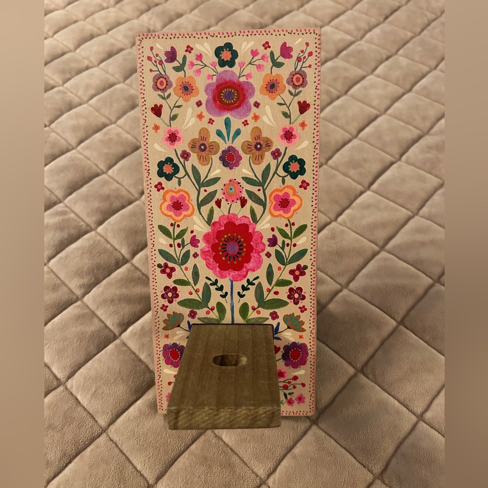 Natural Life Phone Stand